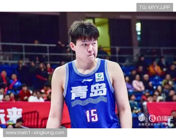 杨翰森短暂登场展现高效表现全场不到十五分钟贡献四分三板一助攻 杨翰森短暂登场展现高效表现全场不到十五分钟贡献四分三板一助攻